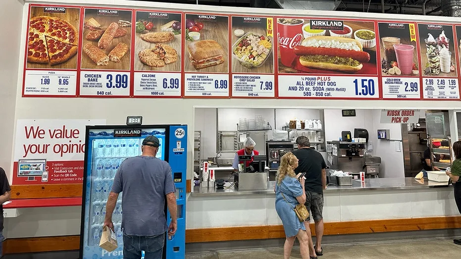 Costco's New Rotisserie Chicken Chef Salad Boasts High Protein, But Nutrition Experts Advise Caution