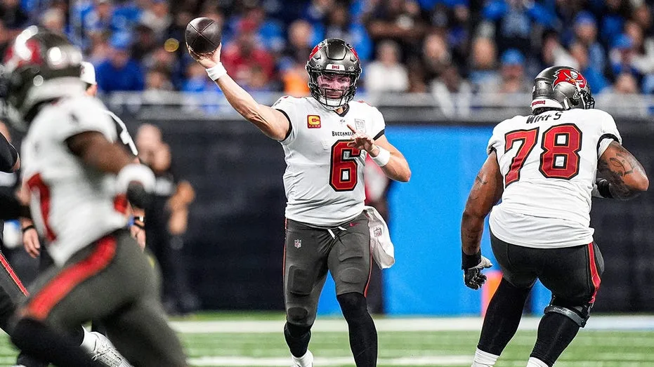 Baker Mayfield Exits Game with Apparent Throwing Hand Thumb Injury During Buccaneers' Loss